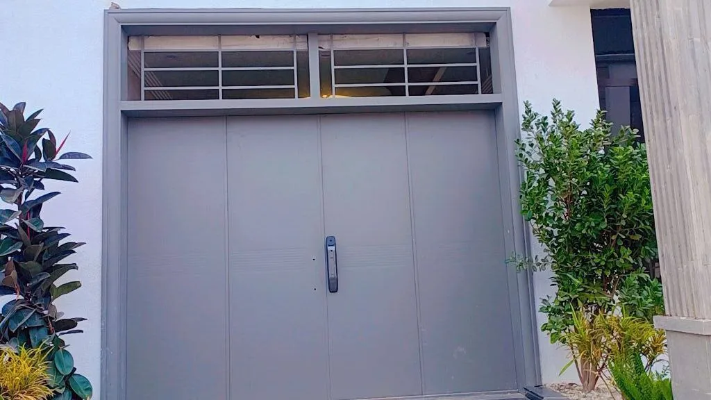 Victor-Doors display 3